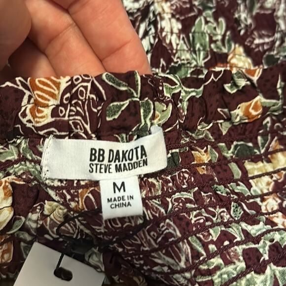 BB Dakota x Steve Madden Burgundy Floral Smocked Off-Shoulder Blouse Top Size M - Picture 4 of 9